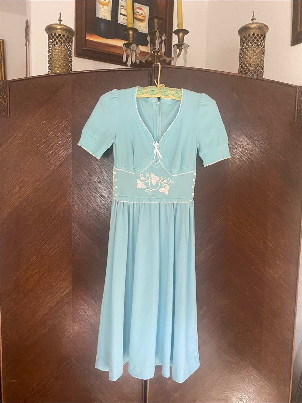 Vintage 1970s Robin’s egg blue & white embroidered appliqué dress S/M